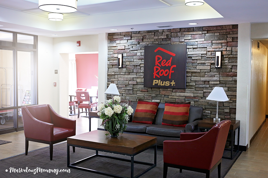 Red Roof PLUS Lobby area